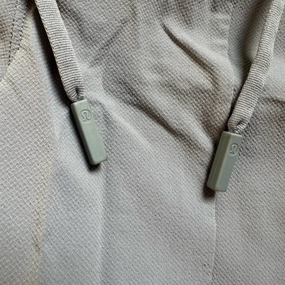 Lululemon Athletica License To Train‎ Men's Athletic Shorts Light Gray Sz Small - Picture 5 of 8